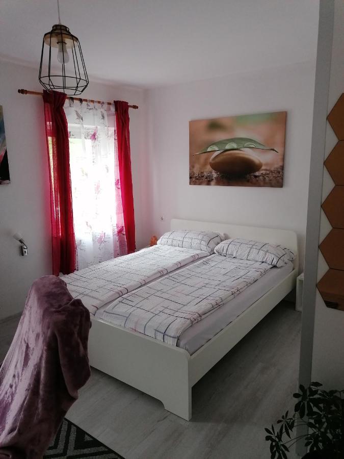 Apartma Metija Lux Z Savno โคบาริด ภายนอก รูปภาพ