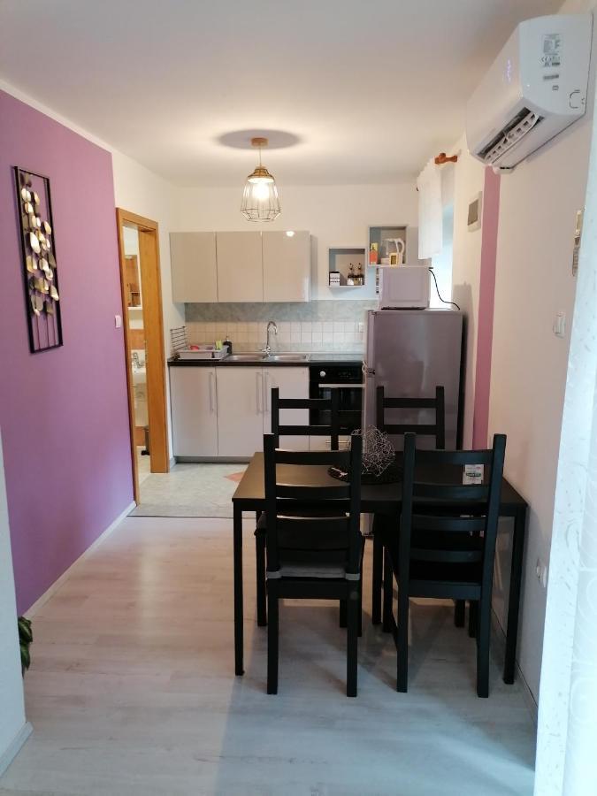 Apartma Metija Lux Z Savno โคบาริด ภายนอก รูปภาพ